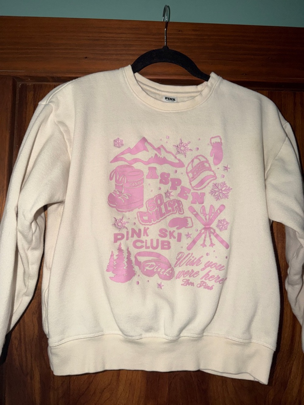 PINK Victoria's Secret Cream Sweatshirt with Pink Ski Graphic size small